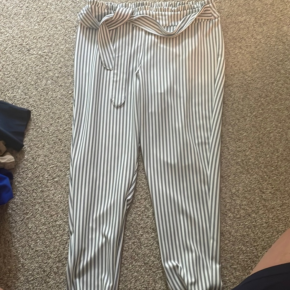 Elastic black and white pants